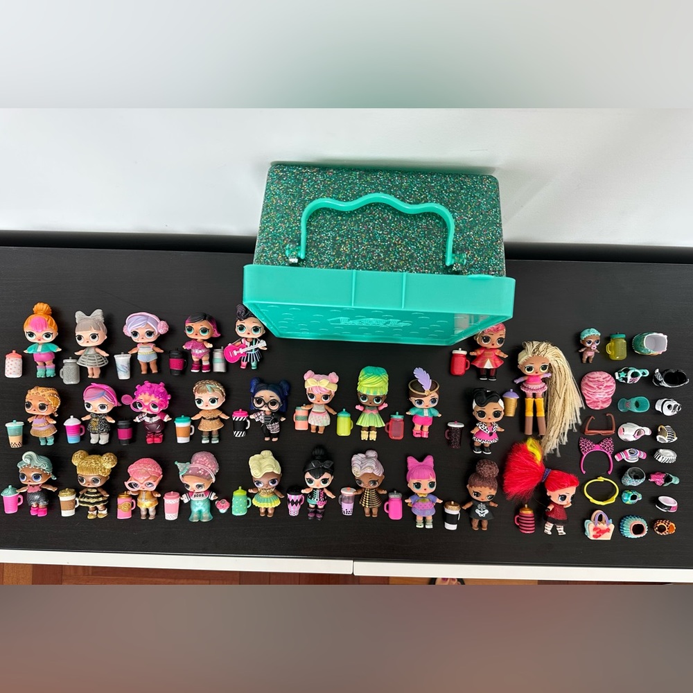 LOL Surprise Dolls, Accessories & Carrying Case, 26 Dolls & Over 100 Accessories